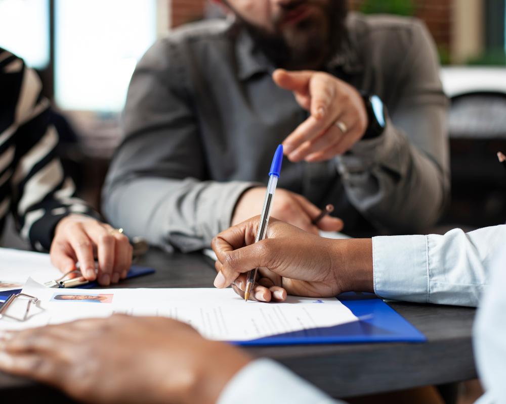 5 Cuidados ao assinar um contrato